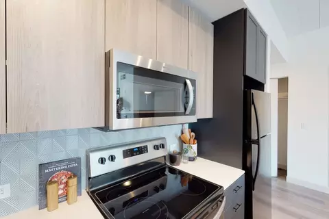 1108 E Armour Blvd #411, Kansas City, MO 64109