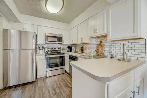 2801 Park Center Dr #710, Alexandria, VA 22302