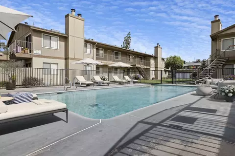 3880 N Fruit Ave #08-203, Fresno, CA 93705