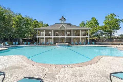 5001 River Chase Dr #319, Phenix City, AL 36867