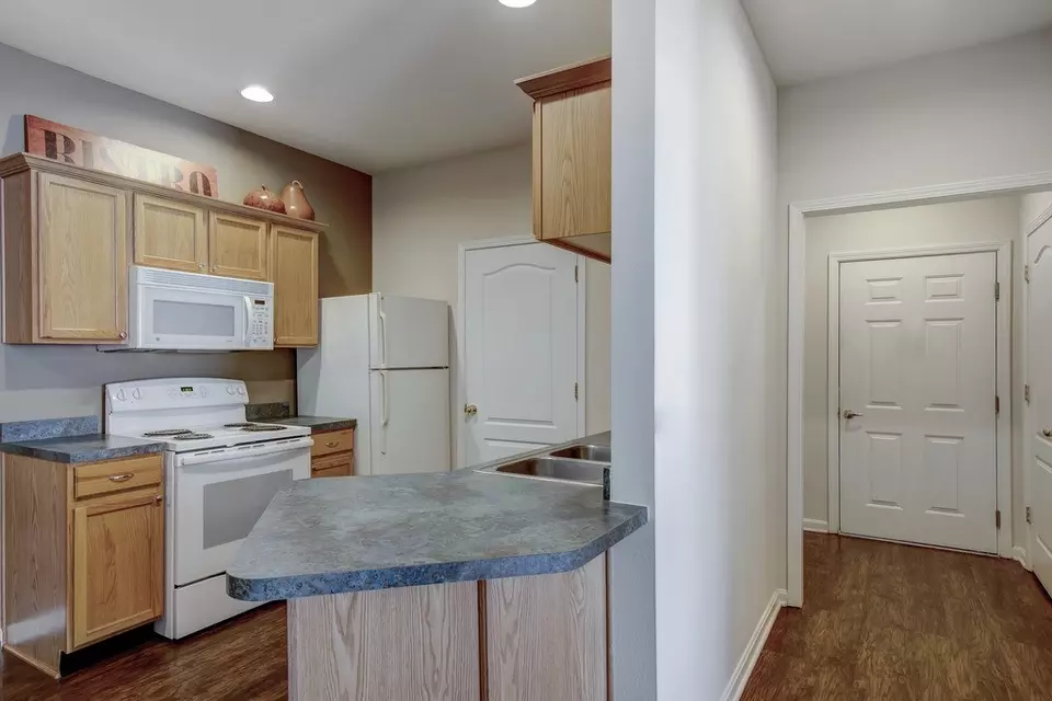  9606 Clubview Dr #9312202M, Louisville, KY 40291 photo 7