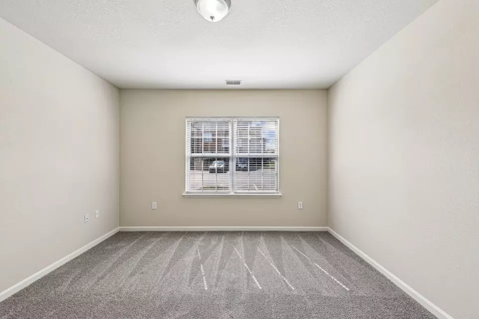  9606 Clubview Dr #9312202M, Louisville, KY 40291 photo 1