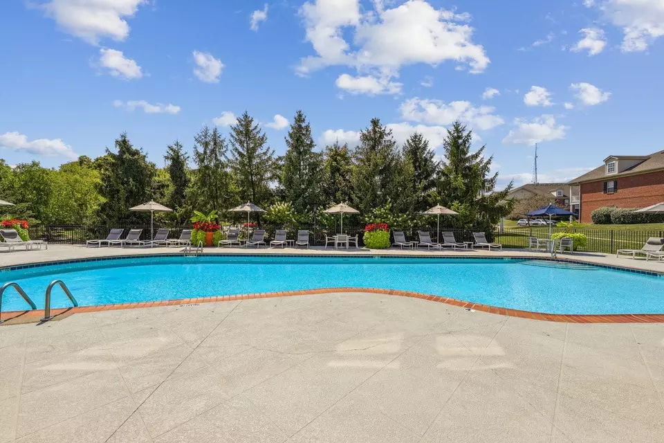  9606 Clubview Dr #9312202M, Louisville, KY 40291 photo 9
