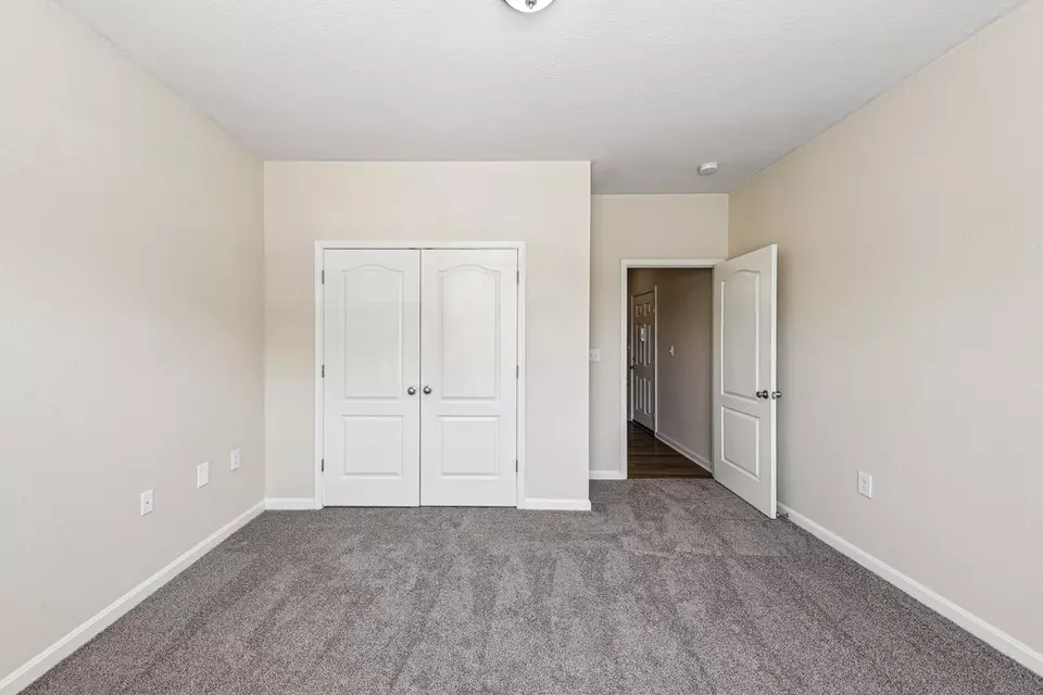  9606 Clubview Dr #9312202M, Louisville, KY 40291 photo 2