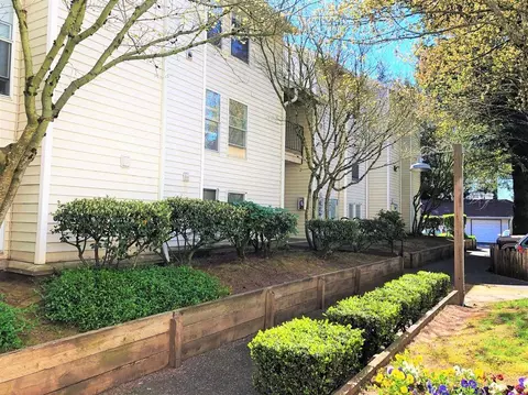 555 NW Fariss Rd #B106, Gresham, OR 97030