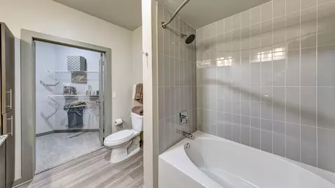 680 E Algonquin Rd #1402, Schaumburg, IL 60173 photo 14