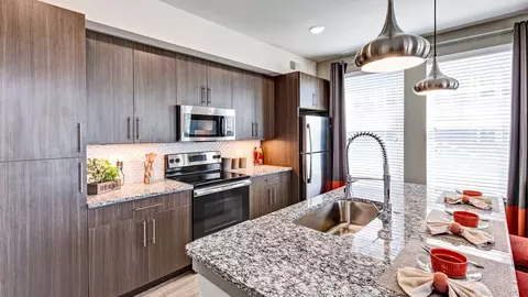 680 E Algonquin Rd #1402, Schaumburg, IL 60173 photo 3