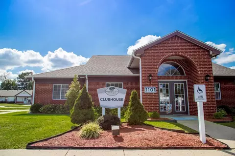 1101 Shady Oak Ct #707Z, Terre Haute, IN 47802