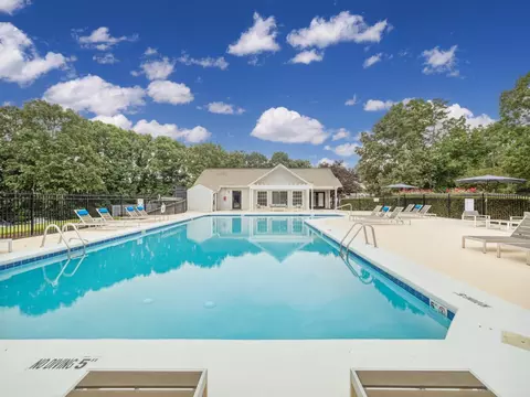 1025 Avent Hl #13-B02, Raleigh, NC 27606
