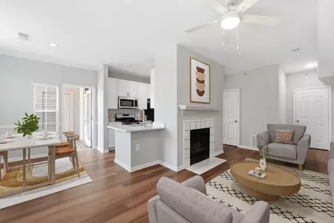 916 Beacon Square Ct #226, Gaithersburg, MD 20878