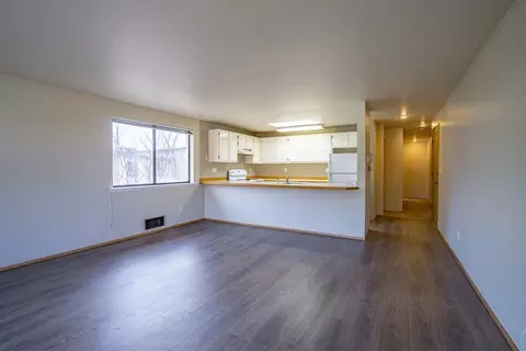 201 NW 39th St #301, Seattle, WA 98107