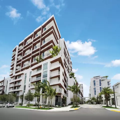 711 NE 5th Ave #2-905, Fort Lauderdale, FL 33304