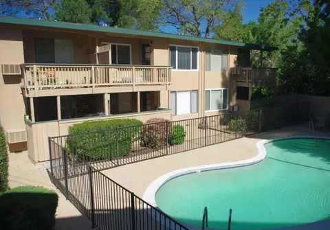 1390 Creekside Dr #25, Walnut Creek, CA 94596