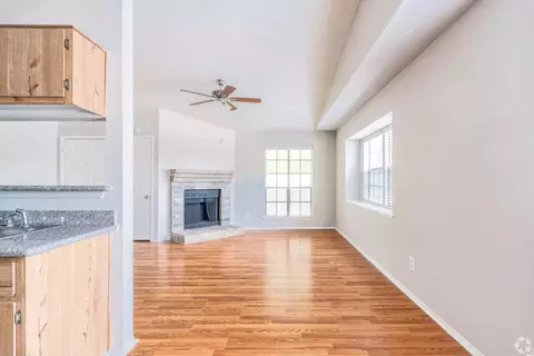 2 Rodney Ln #209, Baytown, TX 77520