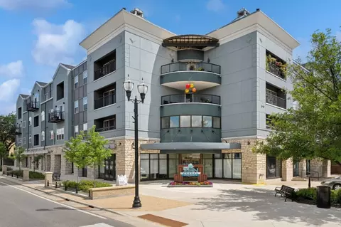 110 E 1st St #312, Chaska, MN 55318