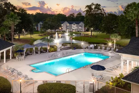 1825 Grove Point Rd #616, Savannah, GA 31419