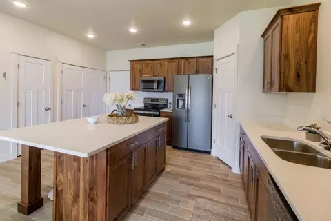 555 S 100 E #11-64, Smithfield, UT 84335