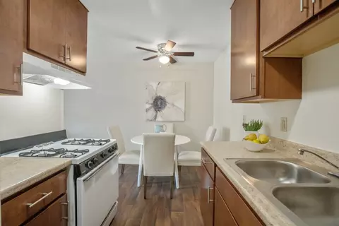 7870 Zane Ave N #5209, Brooklyn Park, MN 55443