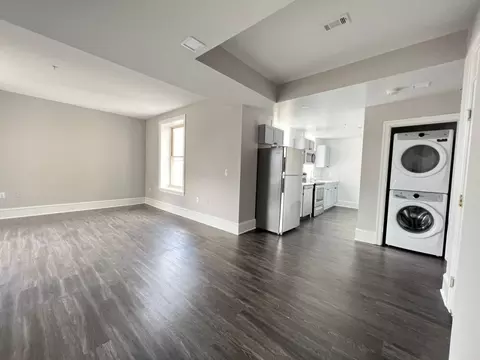 306 W Franklin St #706, Baltimore, MD 21201