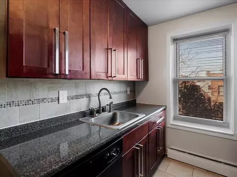 186 Franklin St #2G, Bloomfield, NJ 07003