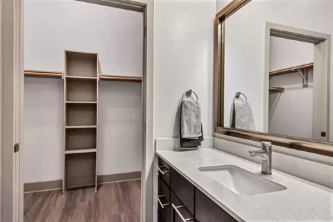 1836 W Davis St #1230, Dallas, TX 75208