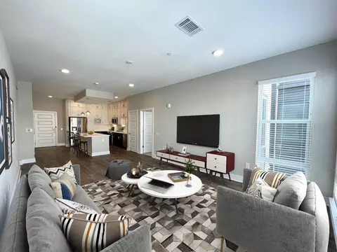 500 W Trade St #414, Charlotte, NC 28202