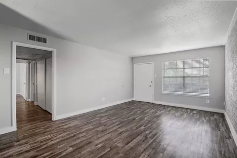 2121 Handley Dr #92, Fort Worth, TX 76112