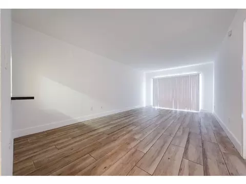 8951 NE 8th Ave #303, Miami, FL 33138