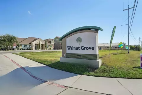 1400 E Walnut St #212, Seguin, TX 78155