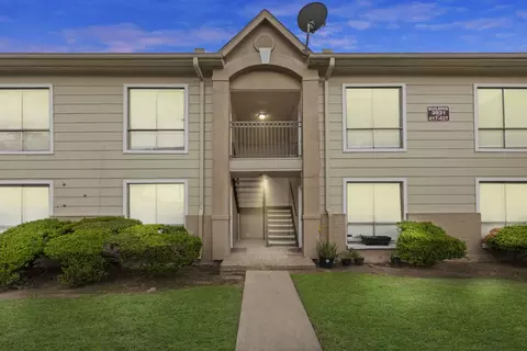 3954 Arlington Square Dr #80, Houston, TX 77034