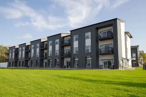 7700 S Brett Ave #7800-305, Sioux Falls, SD 57108