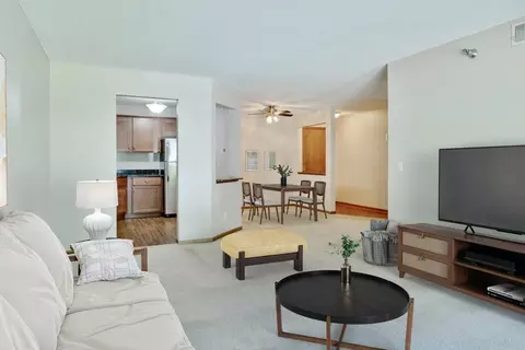 1115 Elway St #316, Saint Paul, MN 55116