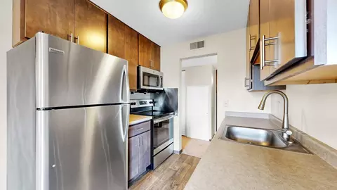 8100 Bass Lake Rd #204, New Hope, MN 55428