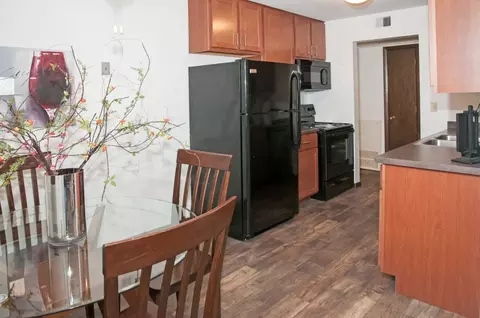 8100 Bass Lake Rd #204, New Hope, MN 55428