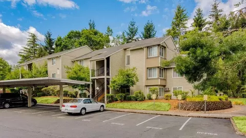 2220 Gilman Dr #221, Oregon City, OR 97045