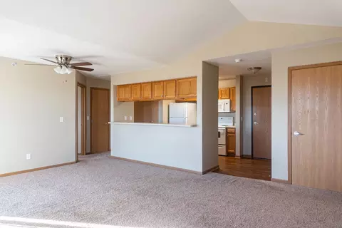 220 NE Dartmoor Dr #250-14, Waukee, IA 50263