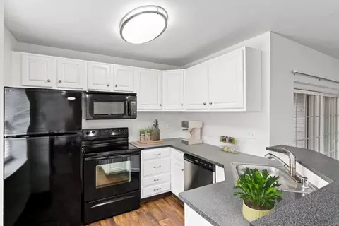 11301 NE 7th St #HH10, Vancouver, WA 98684