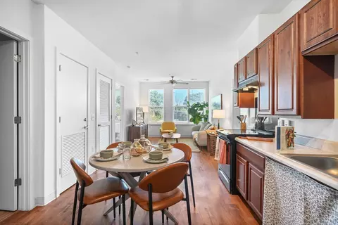 4001 S Capitol St SW #520, Washington, DC 20032