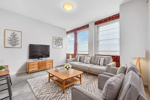 717 Locust St #311, Des Moines, IA 50309