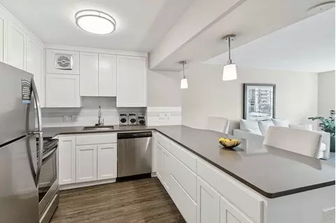 735 SW Saint Clair Ave #1704, Portland, OR 97205