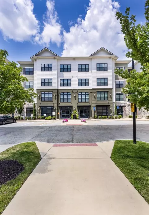 16573 Wild Horse Creek Rd #1315, Chesterfield, MO 63017