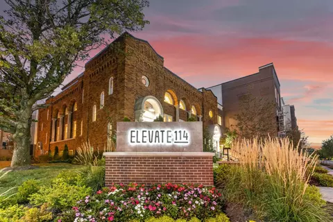 114 SE Douglas St #428, Lees Summit, MO 64063