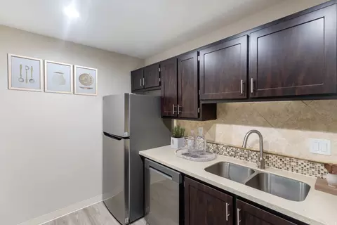 97 Kingsgate Rd #B21, Lake Oswego, OR 97035