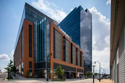 1305 Dock St #618, Baltimore, MD 21231
