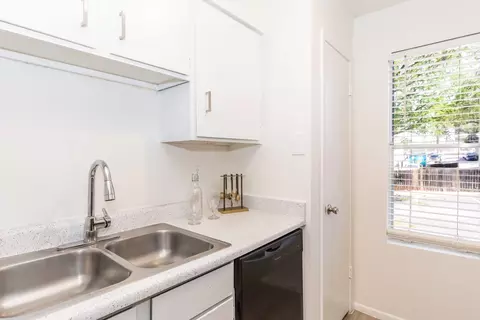 2502 Babcock Rd #3-301, San Antonio, TX 78229
