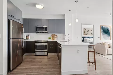 21 Chestnut St #21-418, Quincy, MA 02169