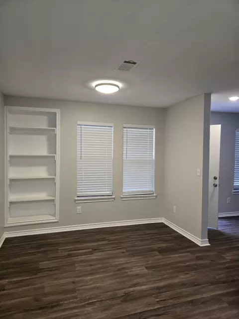 7800 Irish Dr #56-131, North Richland Hills, TX 76180