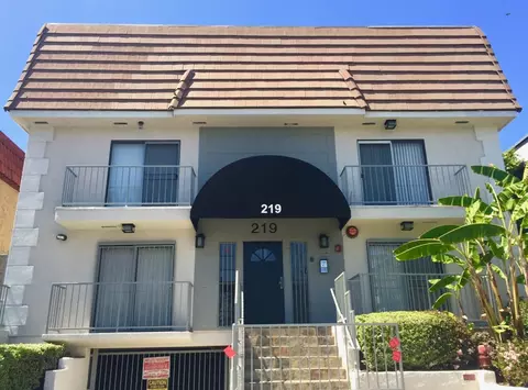 219 S Mariposa Ave #201, Los Angeles, CA 90004