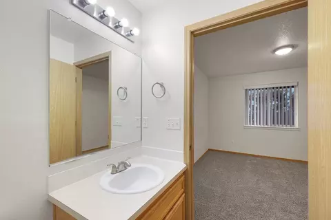 473 SE 169th Ave #108, Portland, OR 97233