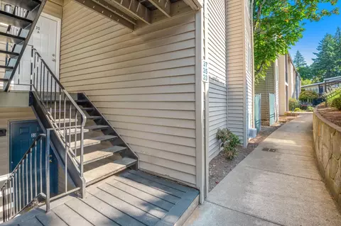4735 SW Luradel St #11, Portland, OR 97219